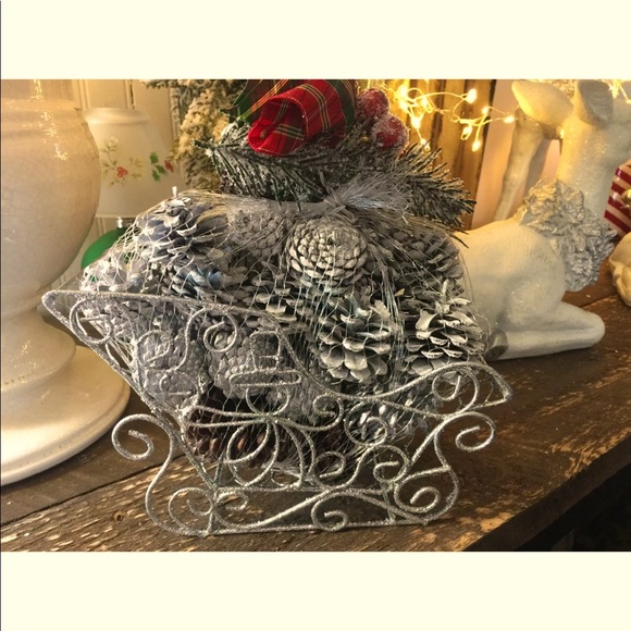 GLITTERED CHRISTMAS SLEIGH FILLED WITH PINECONES & BERRIES HOLIDAY DECOR - Picture 3 of 5